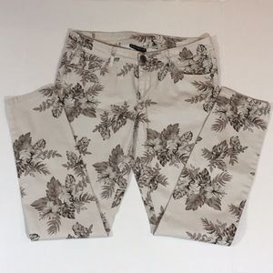 Metaphor Skinny Jeans w/ Floral print Size 4